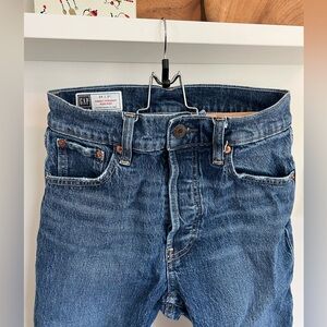 GAP Women's Cheeky Straight Leg High Rise Jeans